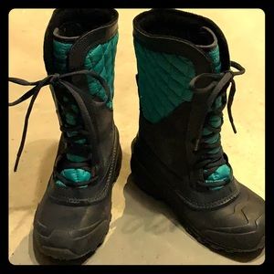 Girls thermoball snow boot